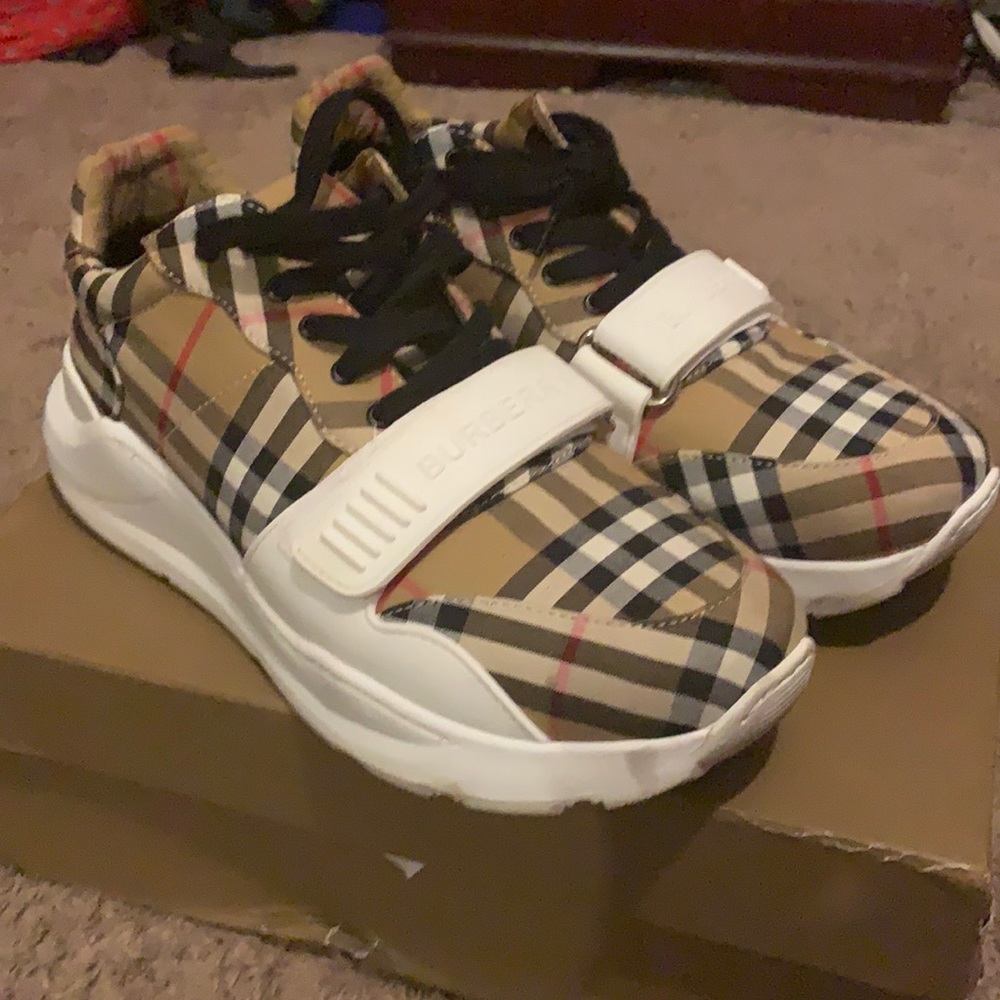 Burberry sneakers